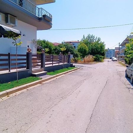 Filippou Luxury Apartments 플로지타 외부 사진