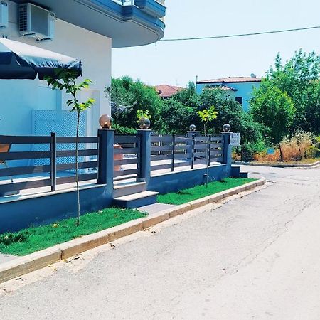 Filippou Luxury Apartments 플로지타 외부 사진