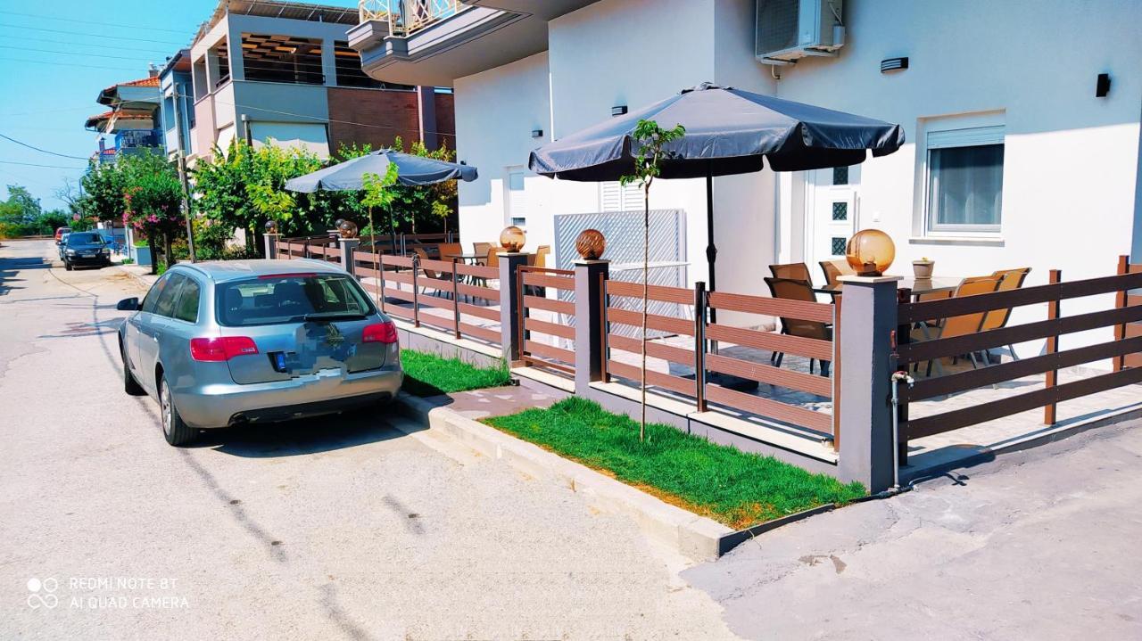 Filippou Luxury Apartments 플로지타 외부 사진