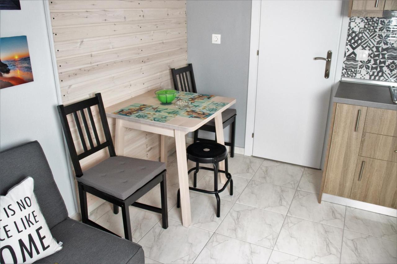 Filippou Luxury Apartments 플로지타 외부 사진