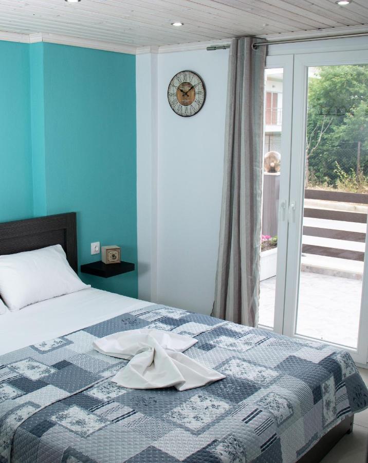 Filippou Luxury Apartments 플로지타 외부 사진