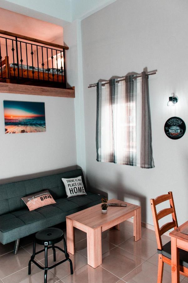 Filippou Luxury Apartments 플로지타 외부 사진
