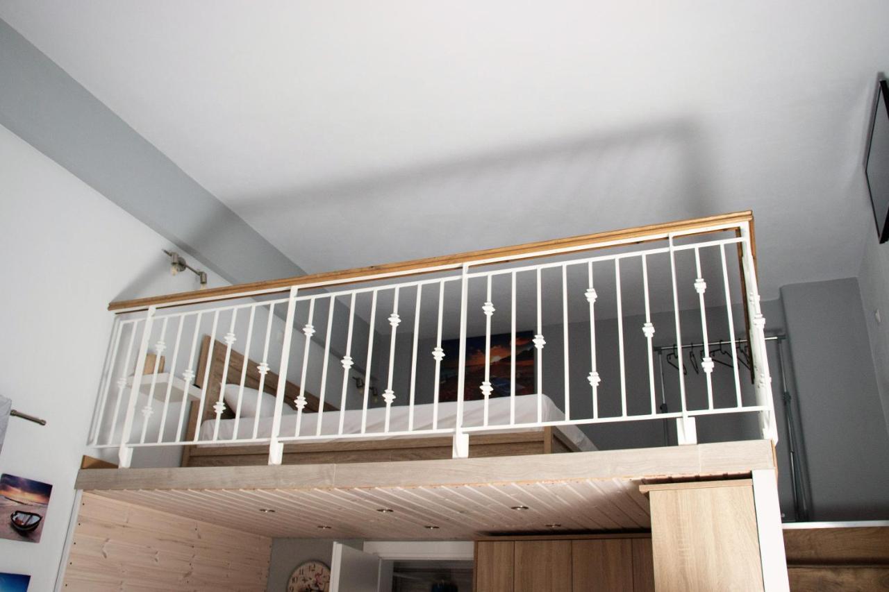 Filippou Luxury Apartments 플로지타 외부 사진